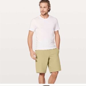 Lululemon Commission Short‎ Relaxed *Warpstreme 11"
Tofino Sand